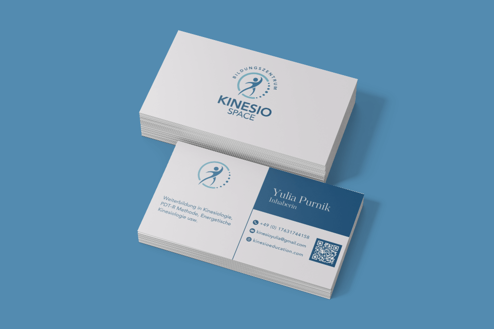 http://Visitenkarten%20des%20Bildungszentrums%20KINESIO%20SPACE,%20gestaltet%20für%20Yulia%20Purnik,%20Inhaberin.%20Die%20Karten%20enthalten%20Informationen%20zu%20Weiterbildungen%20in%20Kinesiologie,%20PDT-R%20Methode%20und%20energetischer%20Kinesiologie,%20sowie%20Kontaktinformationen.